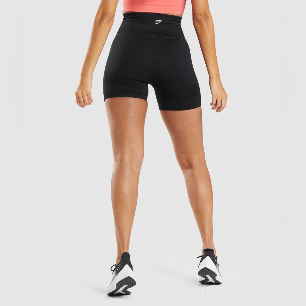Gymshark women’s black ENERGY SEAMLESS SHORTS small